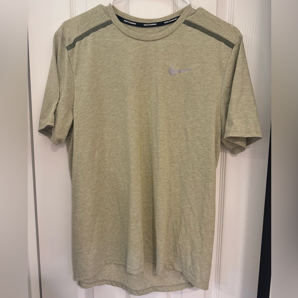 Men’s Nike Running Shirt Size Large Olive